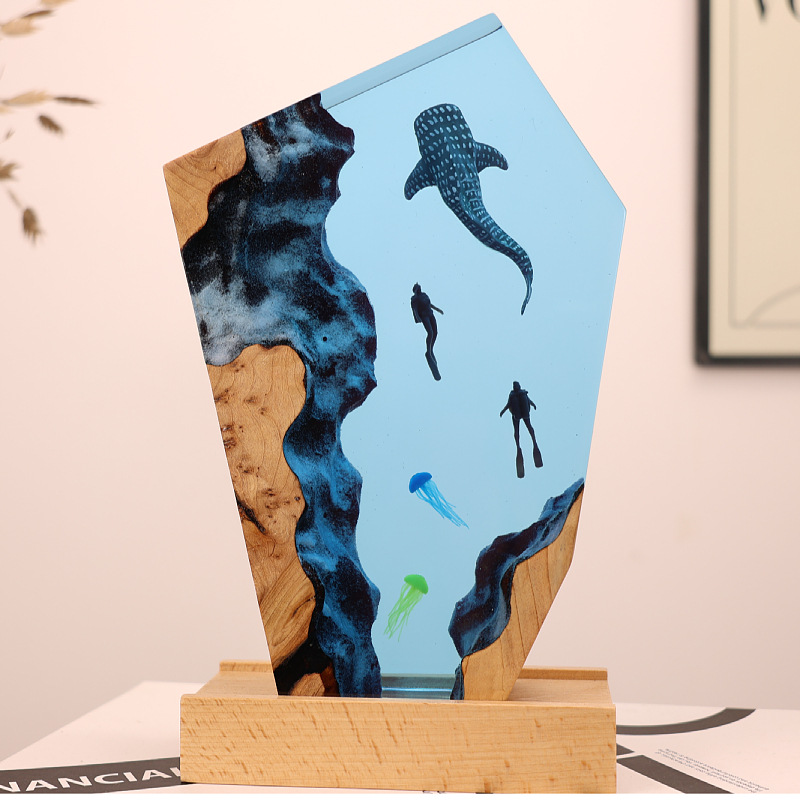 Resin Art Anniversary Gift - 樹脂製洞窟クジラダイバーデスクトップクラゲ発光オーナメントクリエイティブホームデコレーションマリンアートギフト