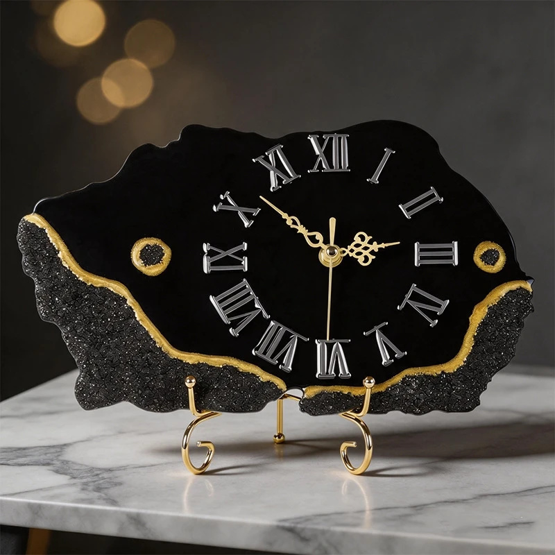 Resin Art Wall Clock - ブラッククリスタルチップゴールドエッジ不規則樹脂時計 北欧風高級サイレントデスクトップまたは壁掛けアートクロック 家庭用オフィス用 彼女へのギフト