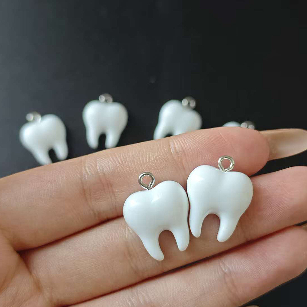 10 個かわいい白い歯樹脂ペンダント小さな歯チャームジュエリ - Resin Art Materials Kit のレビューと価格