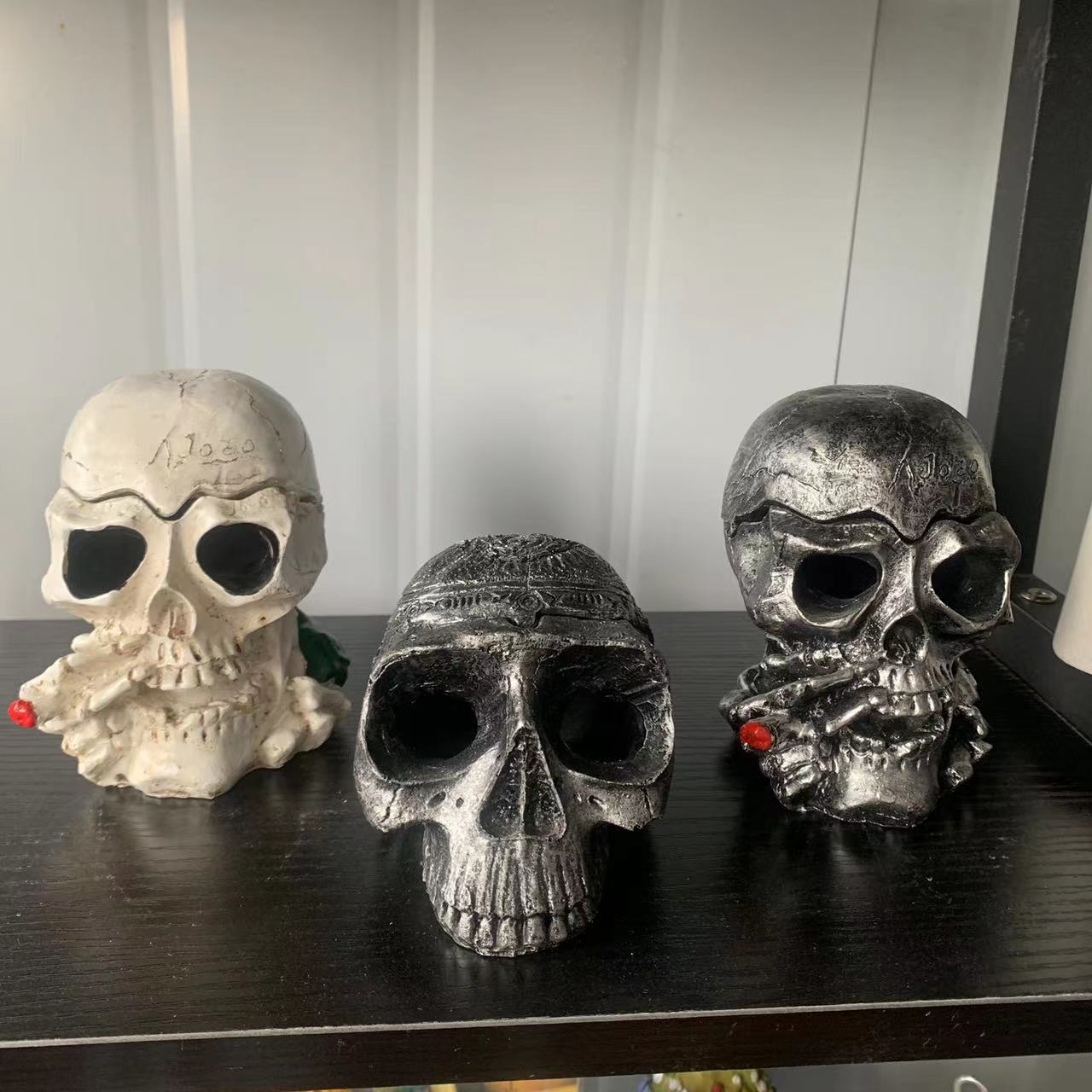 ハロウィン新作ヨーロッパ風アート置物オーナメント骸骨灰皿リビ - Resin Art Anniversary Gift のレビューと価格