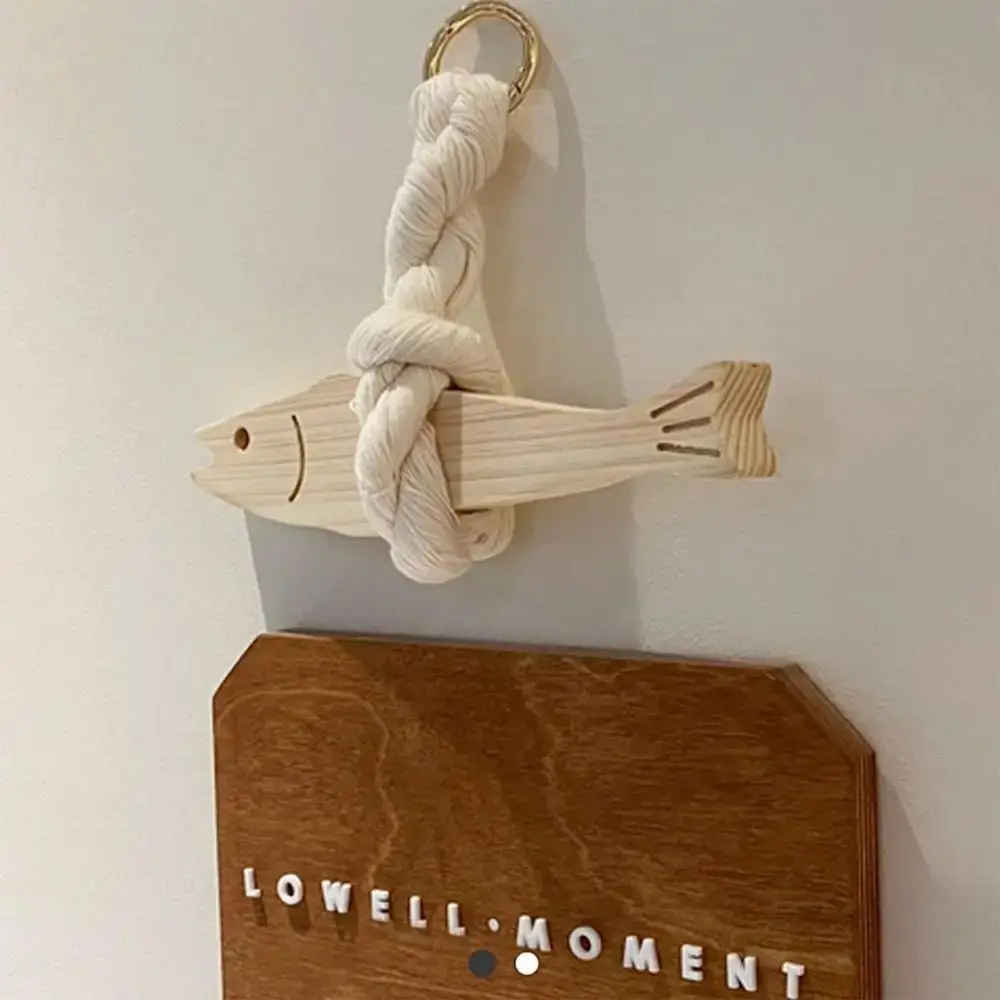 魚の吊り下げ装飾品 木製魚の車飾り 鈴付きで吊るせる タラの - Resin Art Hanging のレビューと価格