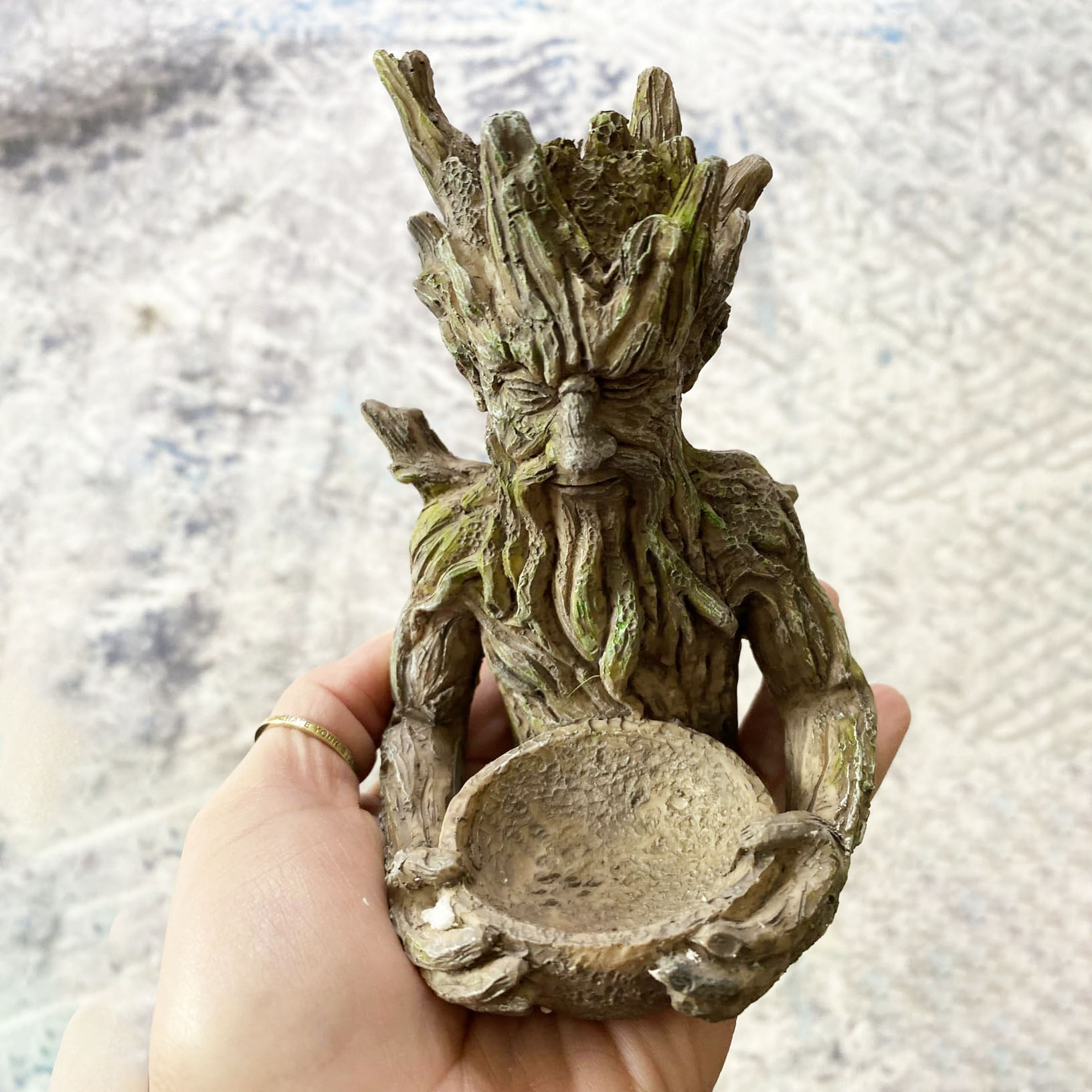 樹脂製の木型鳥の餌箱、屋外用の木の精霊彫刻ヤードアート、吊り - Resin Art Hanging のレビューと価格